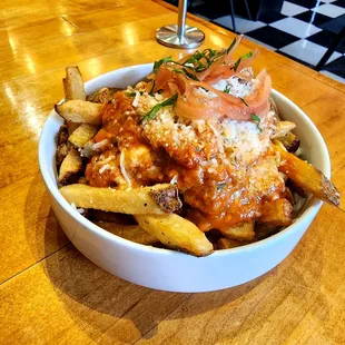 Oxtail poutine - w/mozzarella and pickled red onions