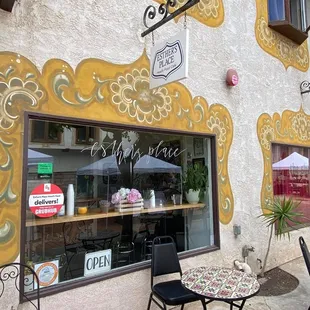 Cute store front...