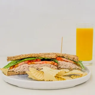 Tuna Salad Sandwich w/ fries