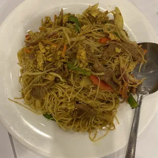 Sizzling Noodles with Beef