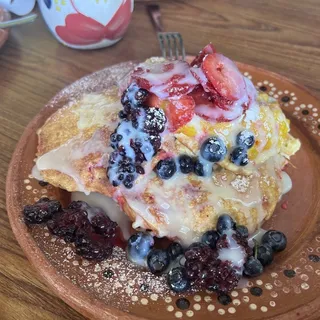 Lechera French Toast & Fruit