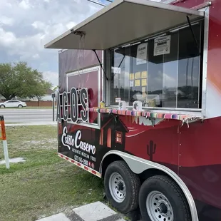 The Food Cart/Trailer along/beside Rt. 50/E Colonial - That's a lot of slashes