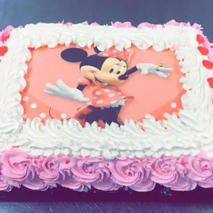 a minnie mouse cake