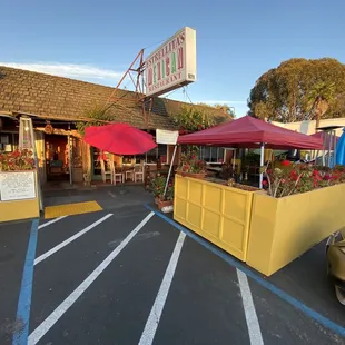 5/14/2021 expanded outdoor patio. Now indoor &amp; outdoor dining available.