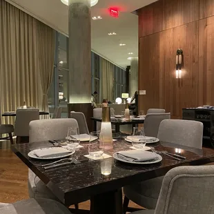 sushi and sashimi, interior