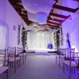Etage offers a unique and intimate setting for wedding ceremonies!
