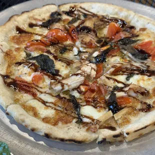 Chicken caprese pizza