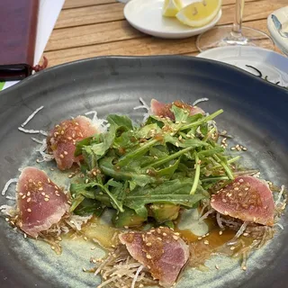 Seared tuna with avocado and apple wasabi dressing
