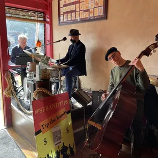 Live band every weekend