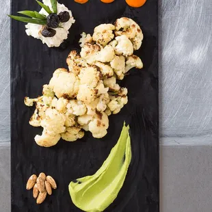 food, chicken wings and fried chicken