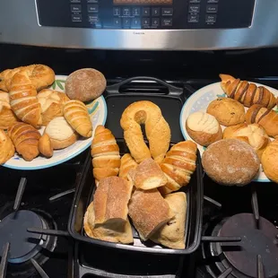 From the TooGoodToGo app, random day old pastries and I was shocked so many! My introduction to Mexican/Cuban bread and pastries!
