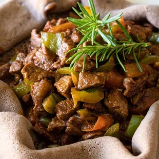 Stir fried beef with vegetables, you can get spicy or savory, both delicious!
