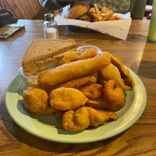 1/2 Seafood Platter