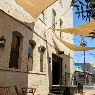 ramen and noodles, outside