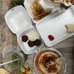 Shawarma peta, falafel, hummus, limonana