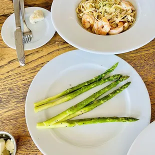 Fettuccine with Shrimp with a side of asparagus
