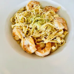 Fettuccine with shrimp