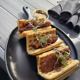 Chicken and waffles (no cheese)