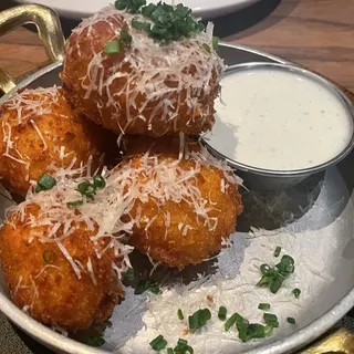 Mac N' Cheese Balls