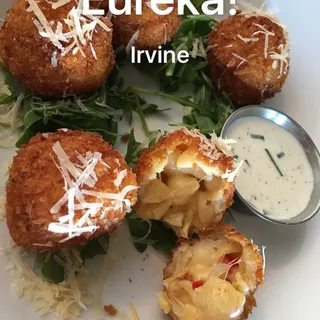 Mac N' Cheese Balls