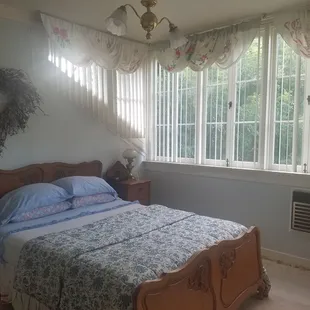 Sarah's room, spacious and bright!