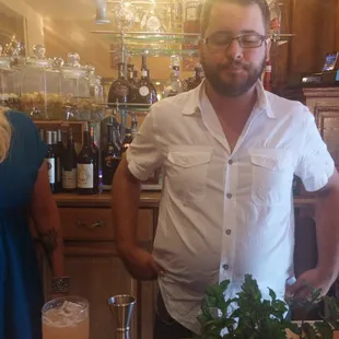 bar keep extrodinare