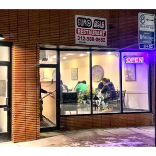 Euro Asia Restaurant @ 351 W Oak St, Chicago, IL  Great Uzbek/Russia Asia Fusion Food! Super Service. Nice&amp; Clean. Cool!