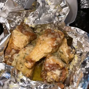 Bone-in 6 Wings Garlic Parmesan