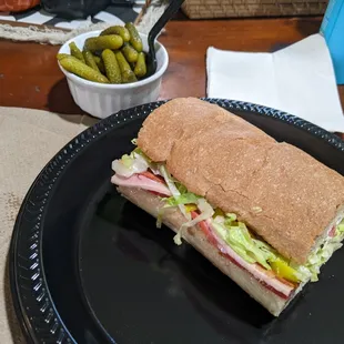 Sandwich and mini pickles