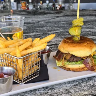 Been thinking about this burger all week and it didn&apos;t disappoint