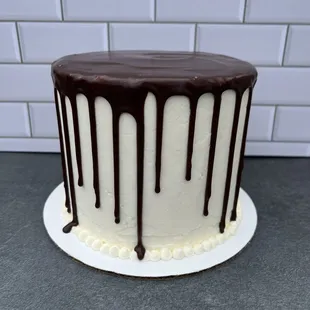 Chocolate Cake with Vanilla Buttercream &amp; Chocolate Ganache Drip