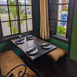 sushi and sashimi, interior