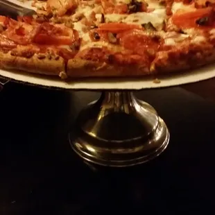 Elegantly served.  Best pizza!