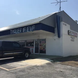 This used to be Isabela's pizzeria but now it's Eva's Mexican Food &amp; Taqueria