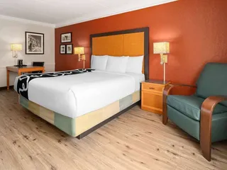 La Quinta Inn by Wyndham Pittsburgh Airport