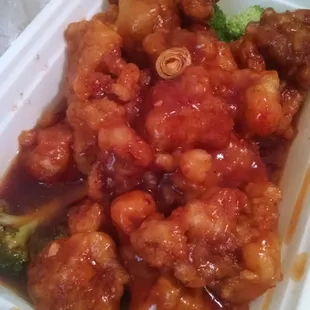The general Tso!  Won best general tso for the past 3 years for a reason! Deeelicious.