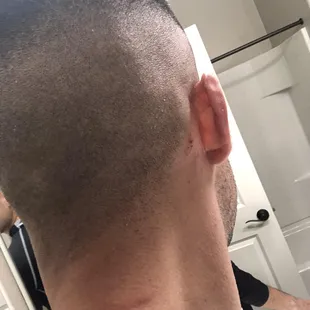 One of the worst haircuts in my life - not sure why people praise this place. Tons of scratches all over my neck.
