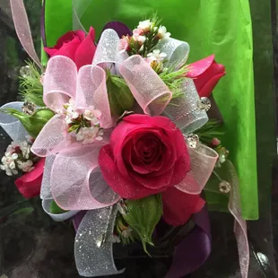 Ever Bloom is fantastic! Great place to buy gifts as well! Friendly service! Hidden gem you will not want to miss!