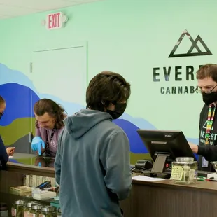 Everest Cannabis Co. - Montano Plaza