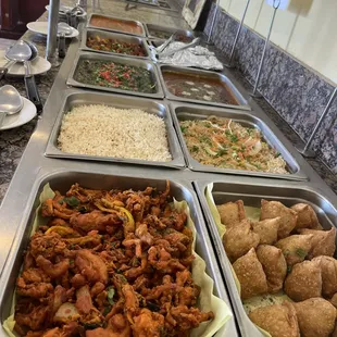 Now serving 
Lunch buffet