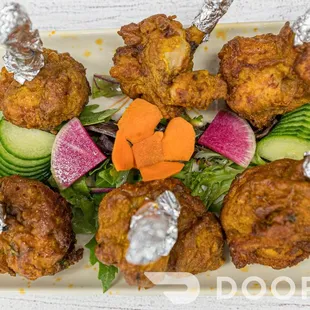 food, chicken wings and fried chicken