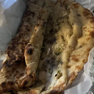 Cheese garlic naan