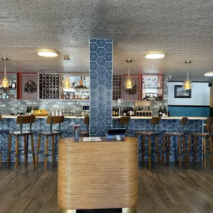 Entrance &amp; bar area