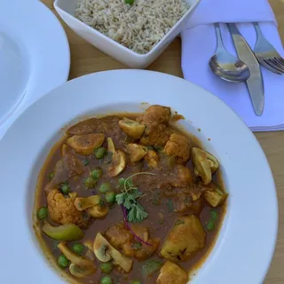Chiyau Alu Matar Cauli