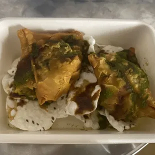 Samosas with pappadum chips