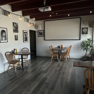 sushi and sashimi, interior