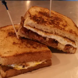 a grilled egg and bacon sandwich