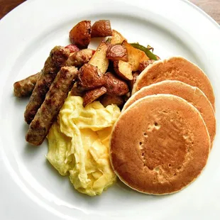a plate of breakfast foods