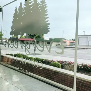 a view of the outside of the building