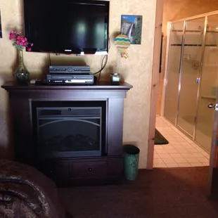 A peek at the giant shower in Sequoia Room.
